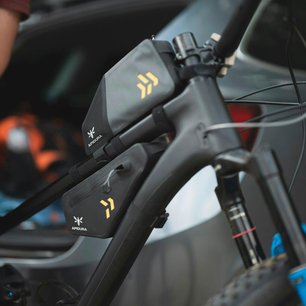 Amazon.co.jp: Apidura バックカントップチューブパック ブラック
